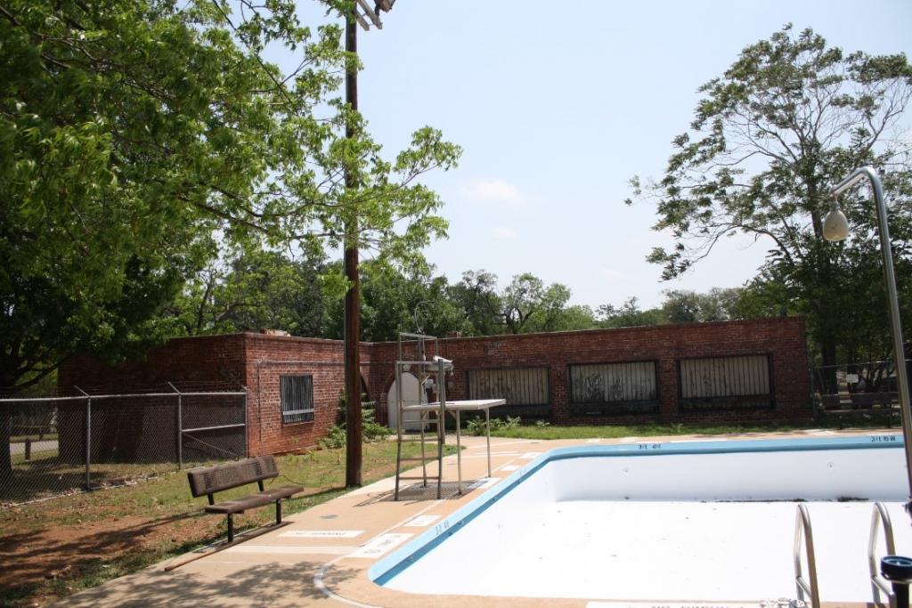 Parque Zaragoza Bathhouse AustinTexas.gov